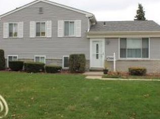 44256 Whithorn Dr, Sterling Heights, MI 48313