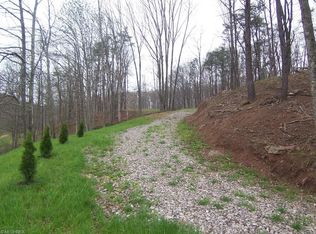 558 Stephens Fork Rd, Mineral Wells, WV 26150