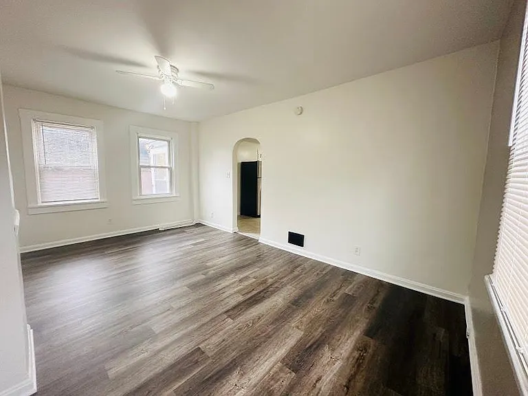 1872 W 44th St #2 — Photo 20