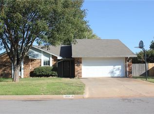 1529 Chisholm Trl, Weatherford, OK 73096