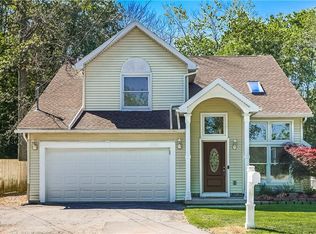 1338 Island Cottage Rd, Rochester, NY 14612