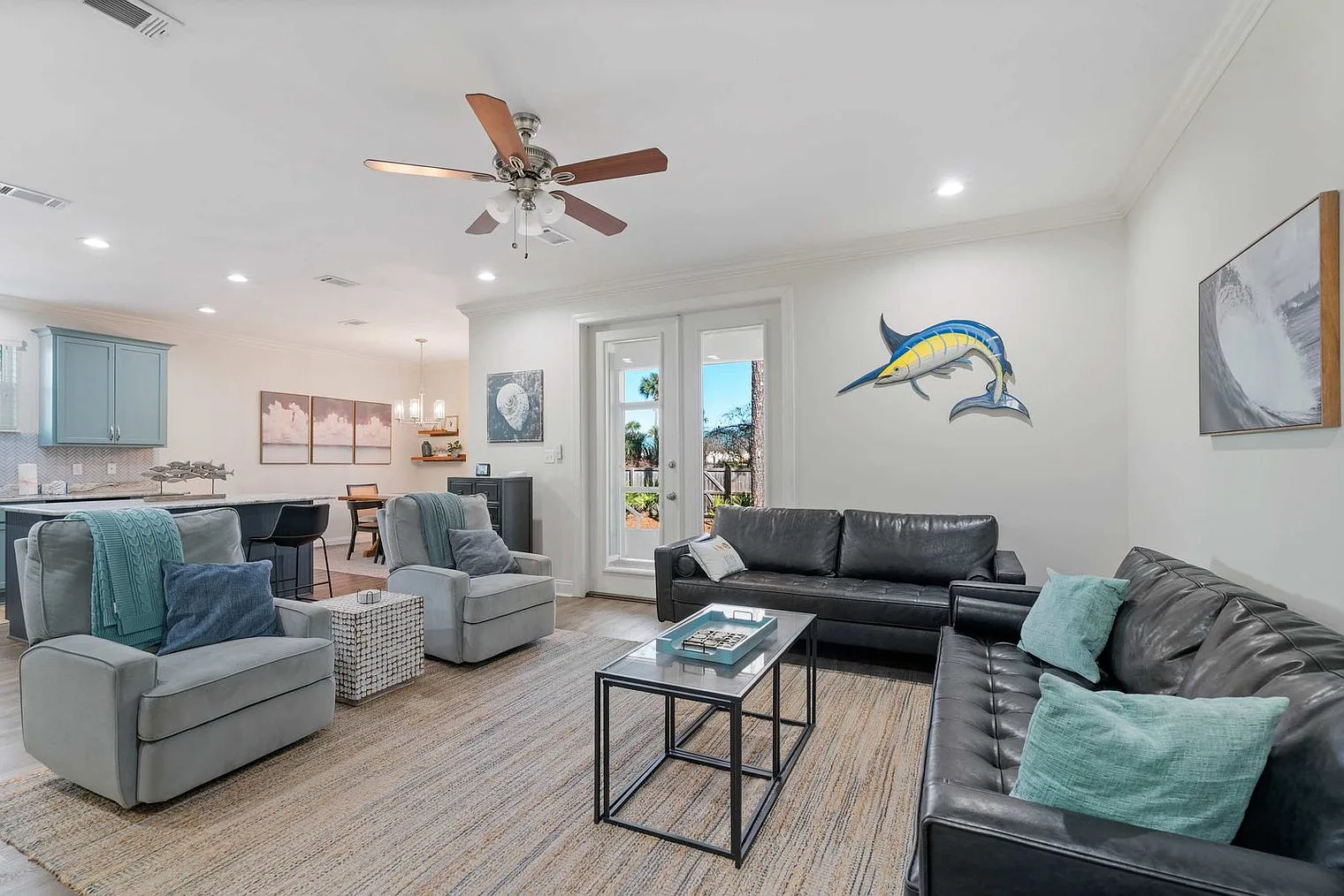3 bed, 2.0 bath, 1679 sqft, $6,600 — Photo 4