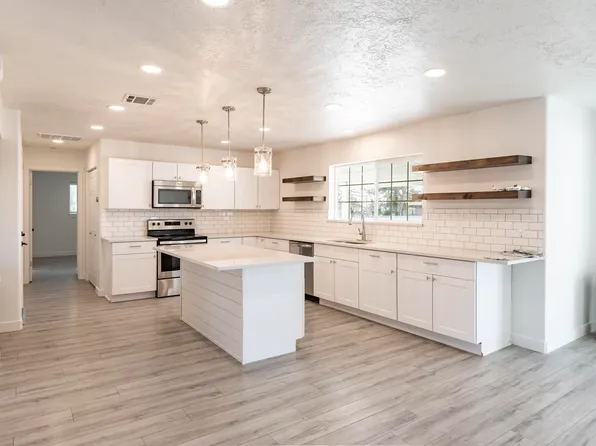 3037 Canyon View Dr, Santa Clara, UT 84765