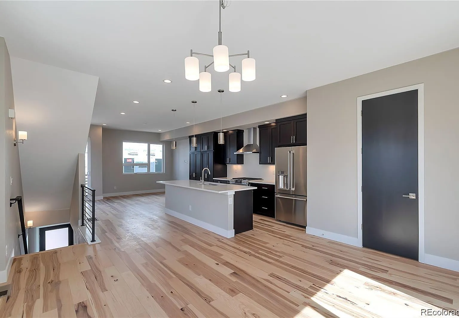 3 bed, 3.5 bath, 1691 sqft, $3,300 — Photo 2