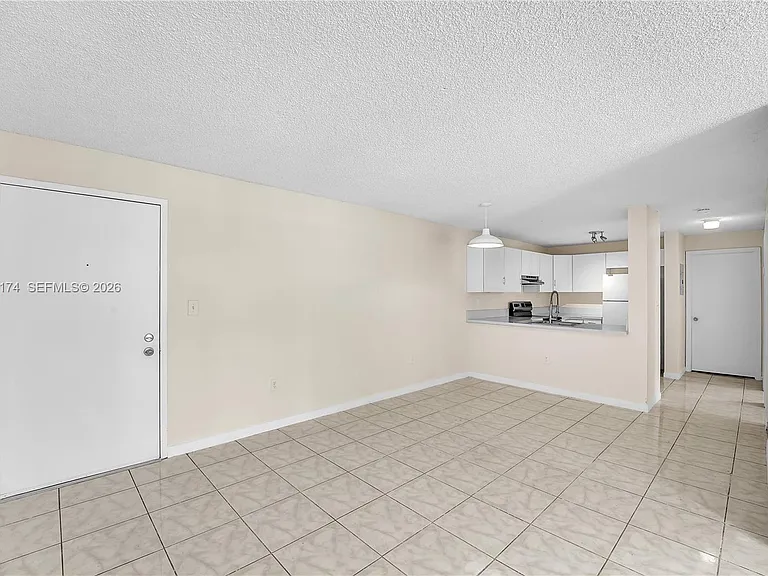 210 SW 11th St #209 — Photo 5