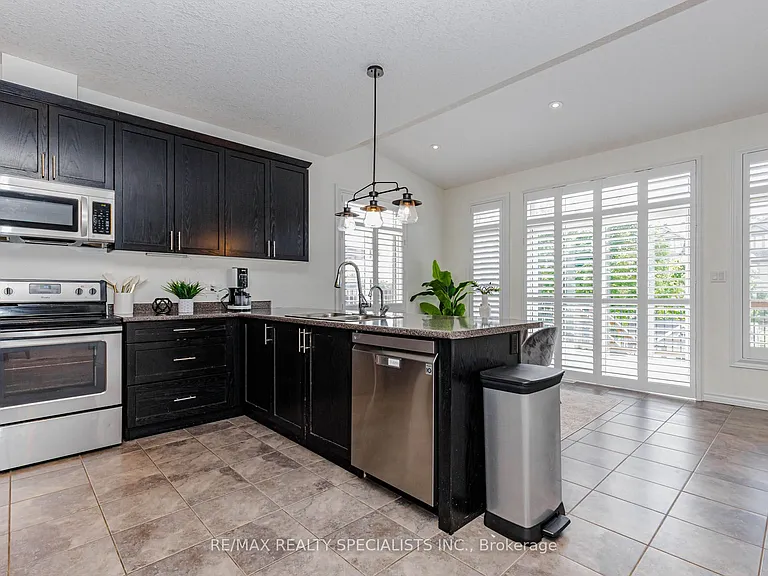 117 Norma Cres #MAIN UPPER — Photo 12