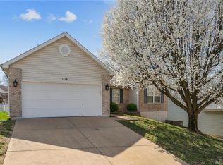 1116 Oak Hollow Dr, Imperial, MO 63052