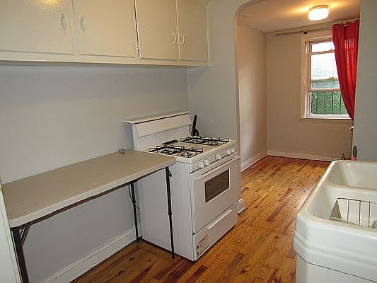 5th image of 23-90 32nd St