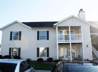 7123 W Friendly Ave APT E, Greensboro, NC 27410
