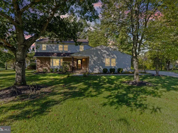 1421 Whitwood Dr, Blue Bell, PA 19422