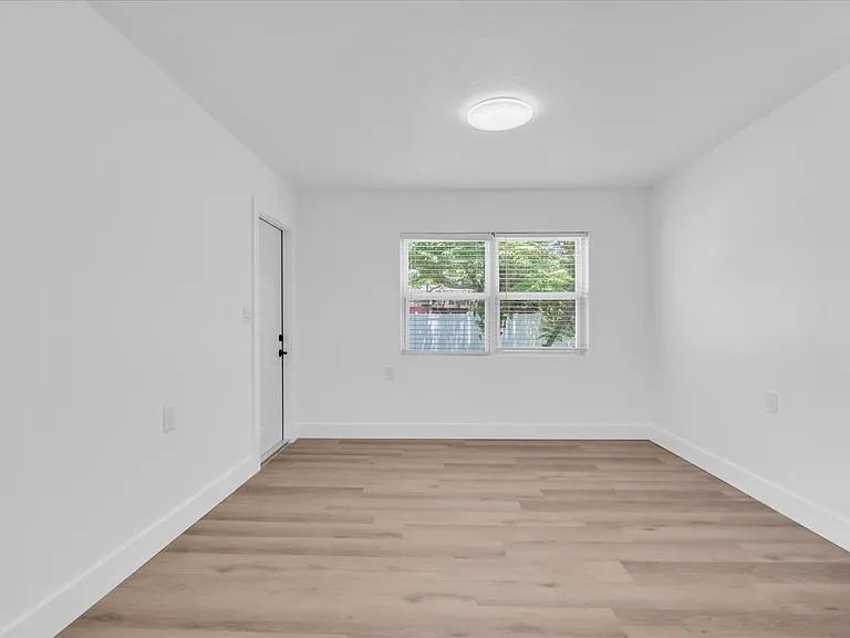 8801 Sunlit Cove Dr NE — Photo 19