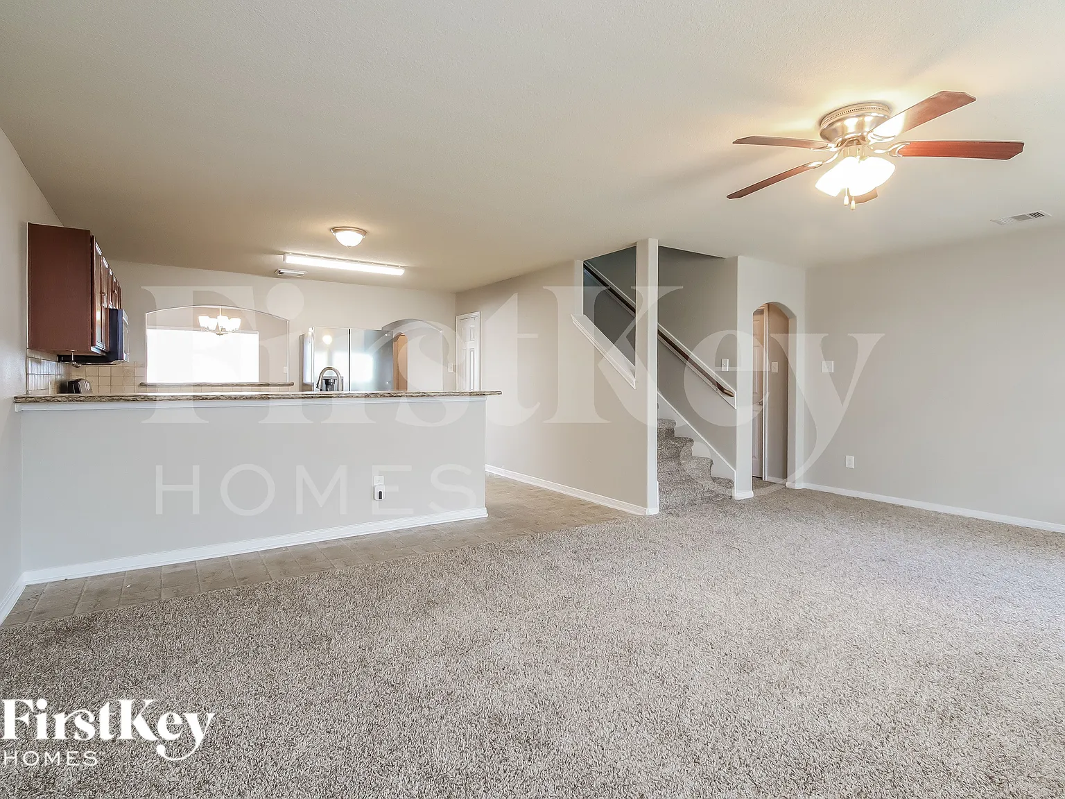 4 bed, 2.5 bath, 3220 sqft, $2,345 — Photo 4