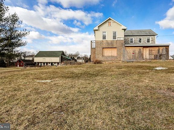 2nd image of 451 Mulberry Dr