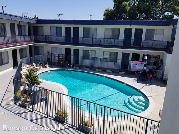 3rd image of 12319 Manor Dr APT 202