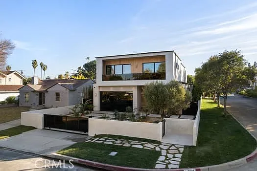 14758 Morrison St — Photo 5
