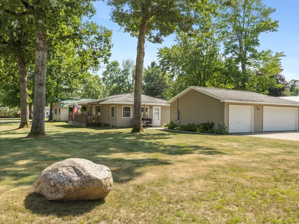 1655 S Camp Ave, White Cloud, MI 49349