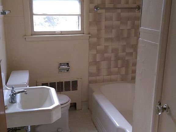 5th image of 4728 Chicago St APT 11