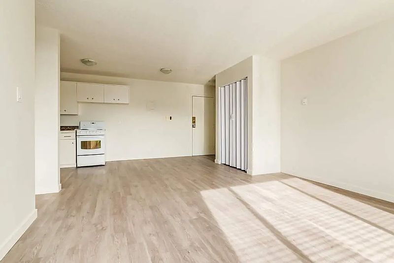 Edmonton Apartment for rent - 2 Bedrooms — photo 13