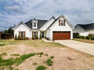 472 Stones River Ln, Murfreesboro, TN 37128
