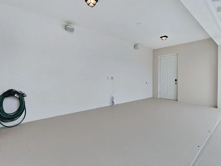 303 Caravelle Dr — Photo 48