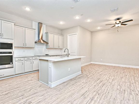 3rd image of 6443 Cyrils Dr