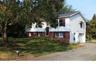 11 Parker Dr, Christiana, PA 17509