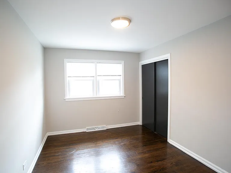 8837 S Talman Ave — Photo 8