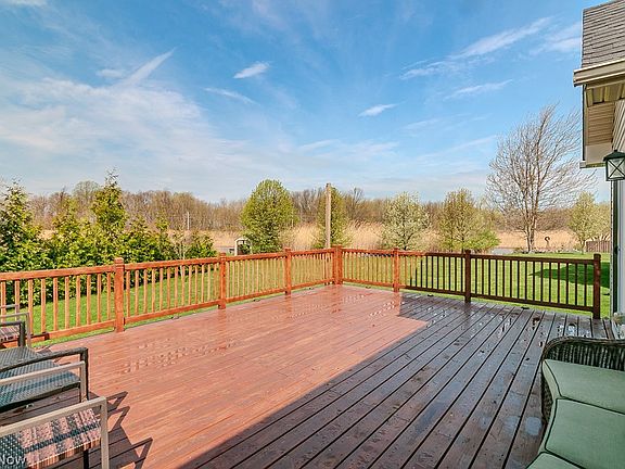 5th image of 1731 Poplar Ln