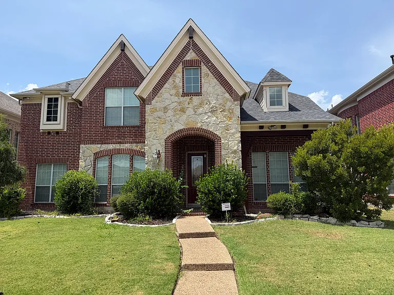 1204 Klondike Ln — Photo 1