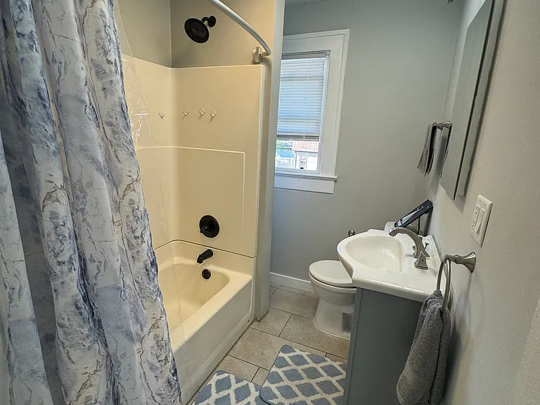 1230 N Kealing Ave #2 — Photo 7