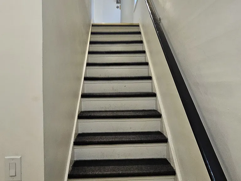 17 Bowes Ave #2 — Photo 28