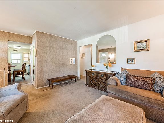 4th image of 109 Longfellow Ave