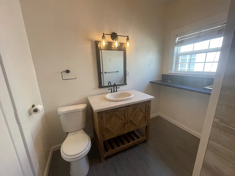 376 E Windsor Ave — Photo 9