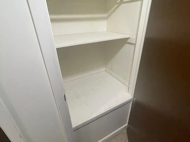 Extra storage / Lenin closet - next to Full Bathroom