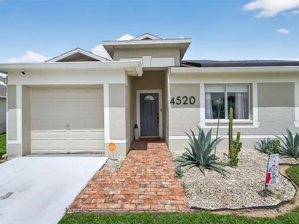 4520 Reynolds Creek Ave, Plant City, FL 33563