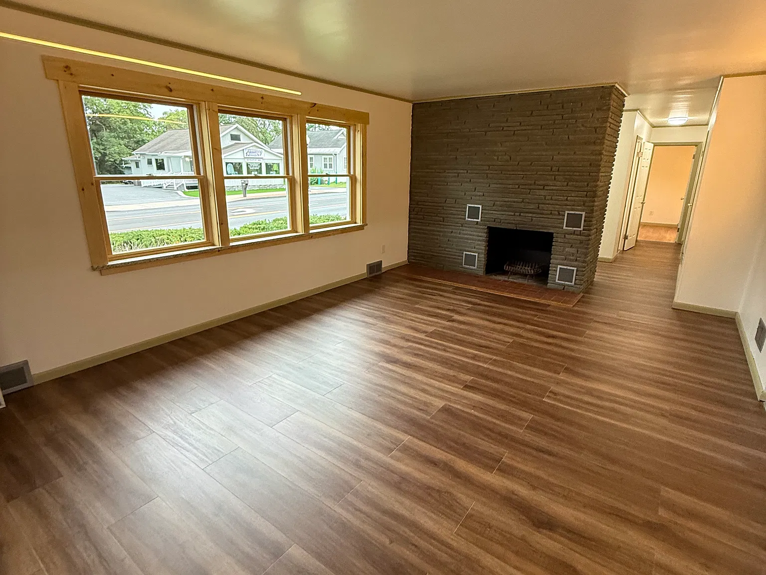 3 bed, 1650 sqft, $2,750 — Photo 2