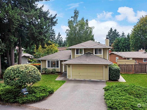 3rd image of 11828 132nd Avenue E