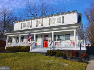 609 Gibson Dr SW, Vienna, VA 22180