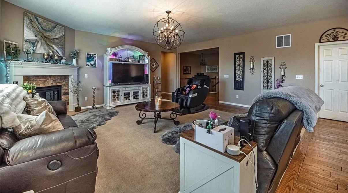 5 bed, 4645 sqft, $3,300 — Photo 3