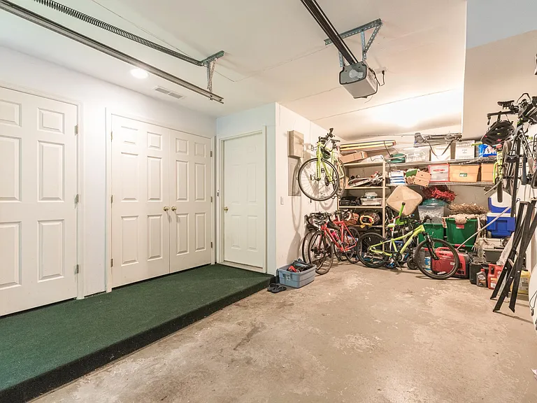 180 Turn Of River Rd #11D — Photo 22