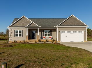 32 Cam Cir, Kenly, NC 27542