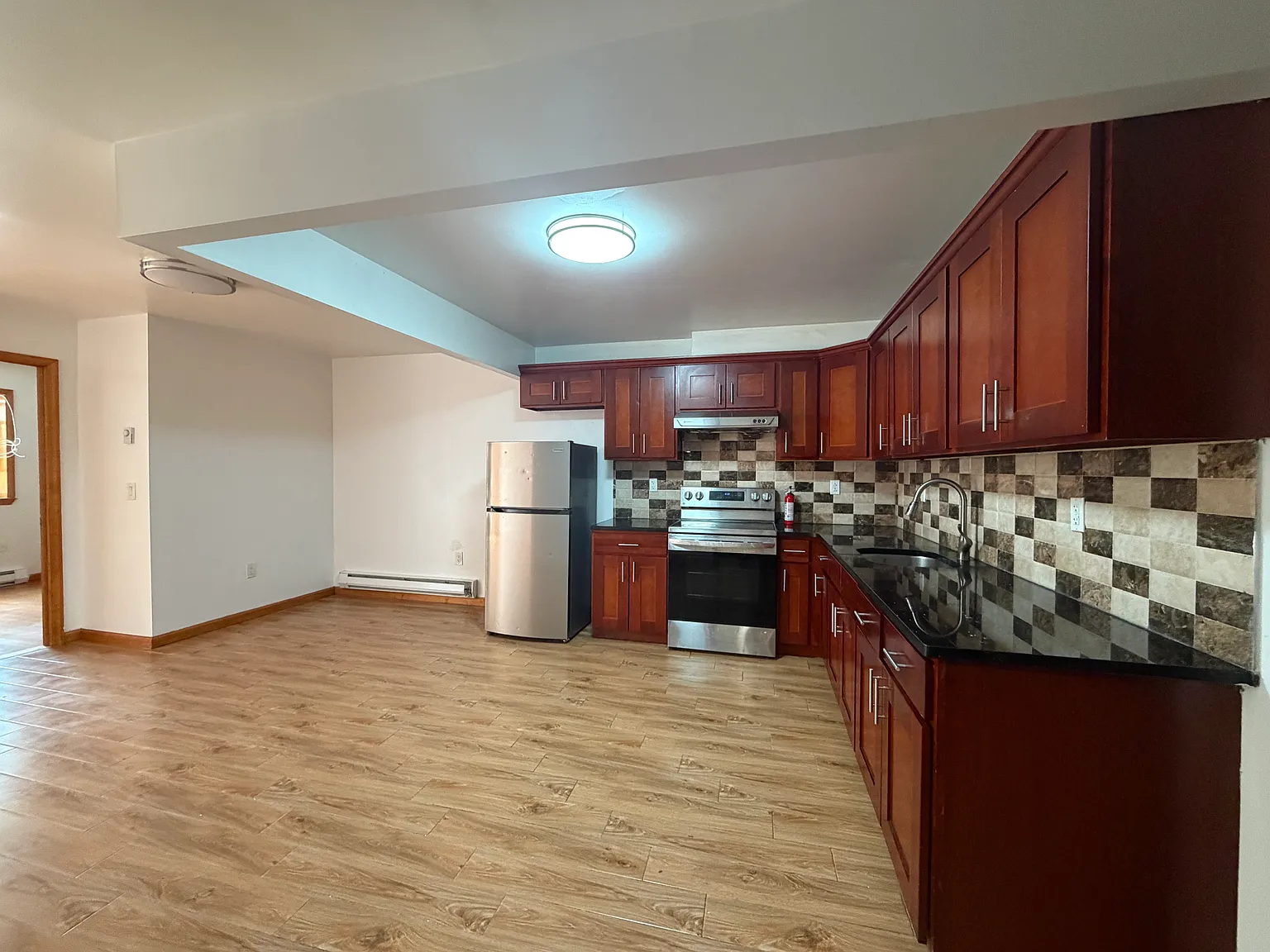 4 bed, 1100 sqft, $4,000 — Photo 1
