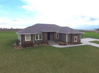 105 Spring Valley Dr, Livermore, IA 50558