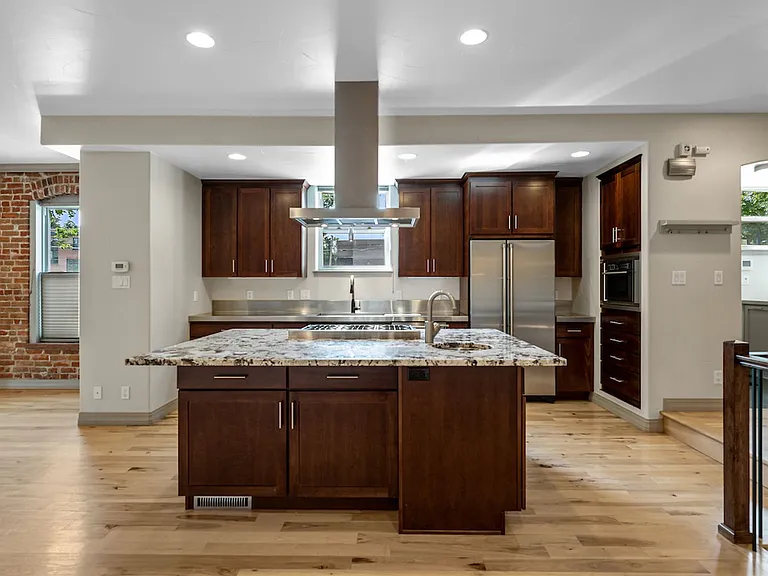 1275 S Clayton St — Photo 13