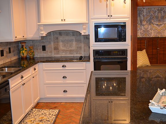 5th image of 551 Vaughn Dr S
