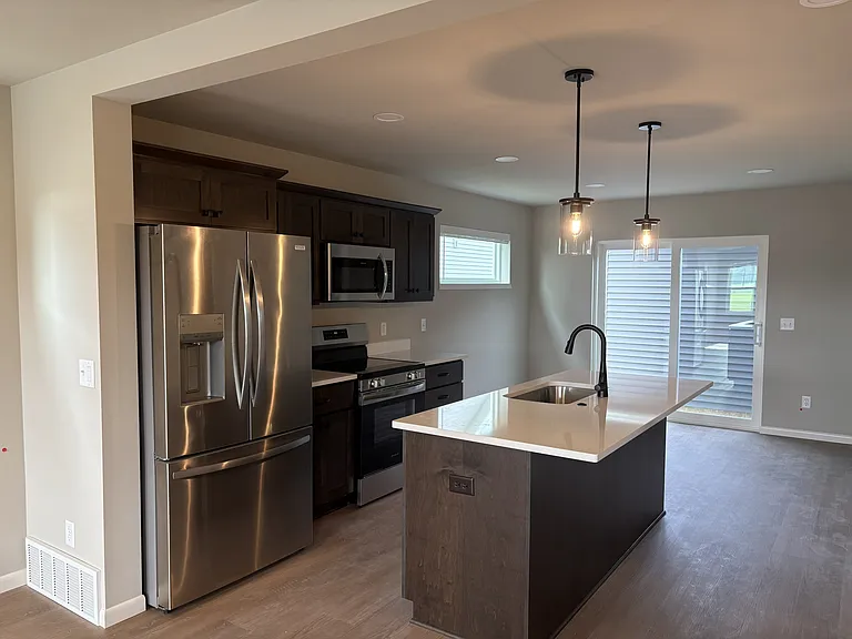 1598 Star Light Dr — Photo 3