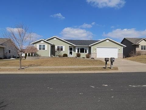 1st image of 807 Oakwood Dr
