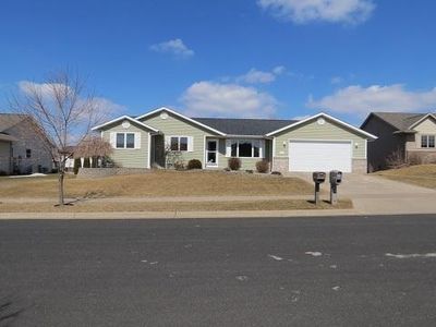 807 Oakwood Dr, Holmen, WI, 54636