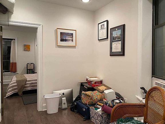 5th image of 348 S 4th St APT 4L
