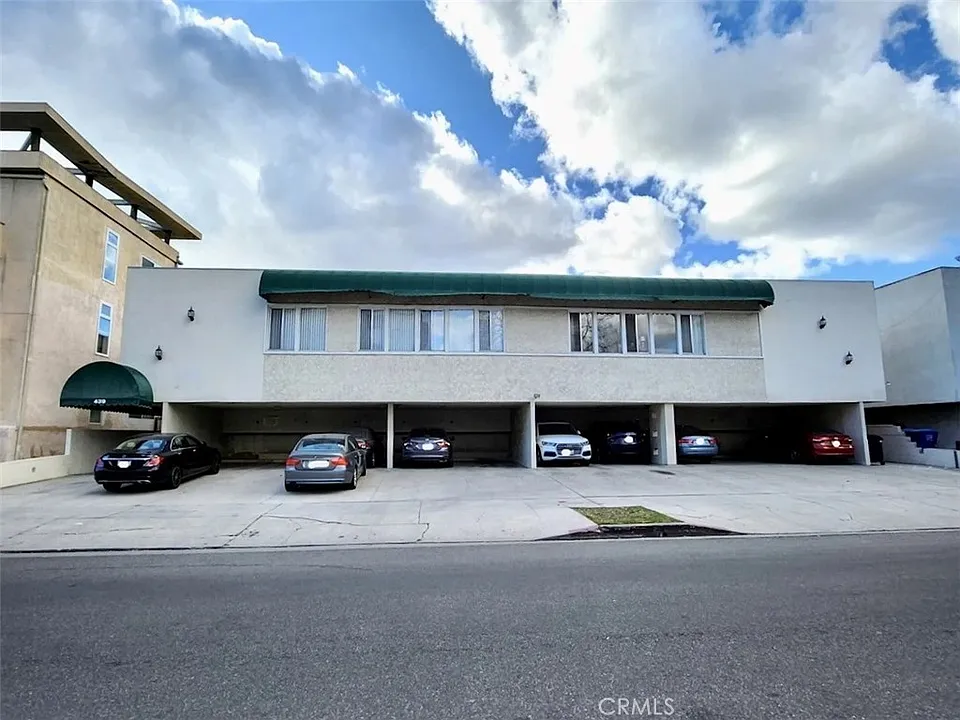 439 S Le Doux Rd #1